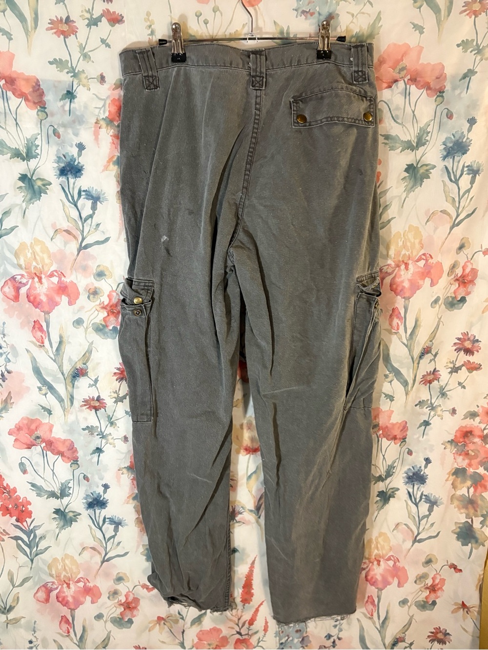 Vintage Gray Cargo Utility Pants with Multiple Pockets - Picture 5 of 11